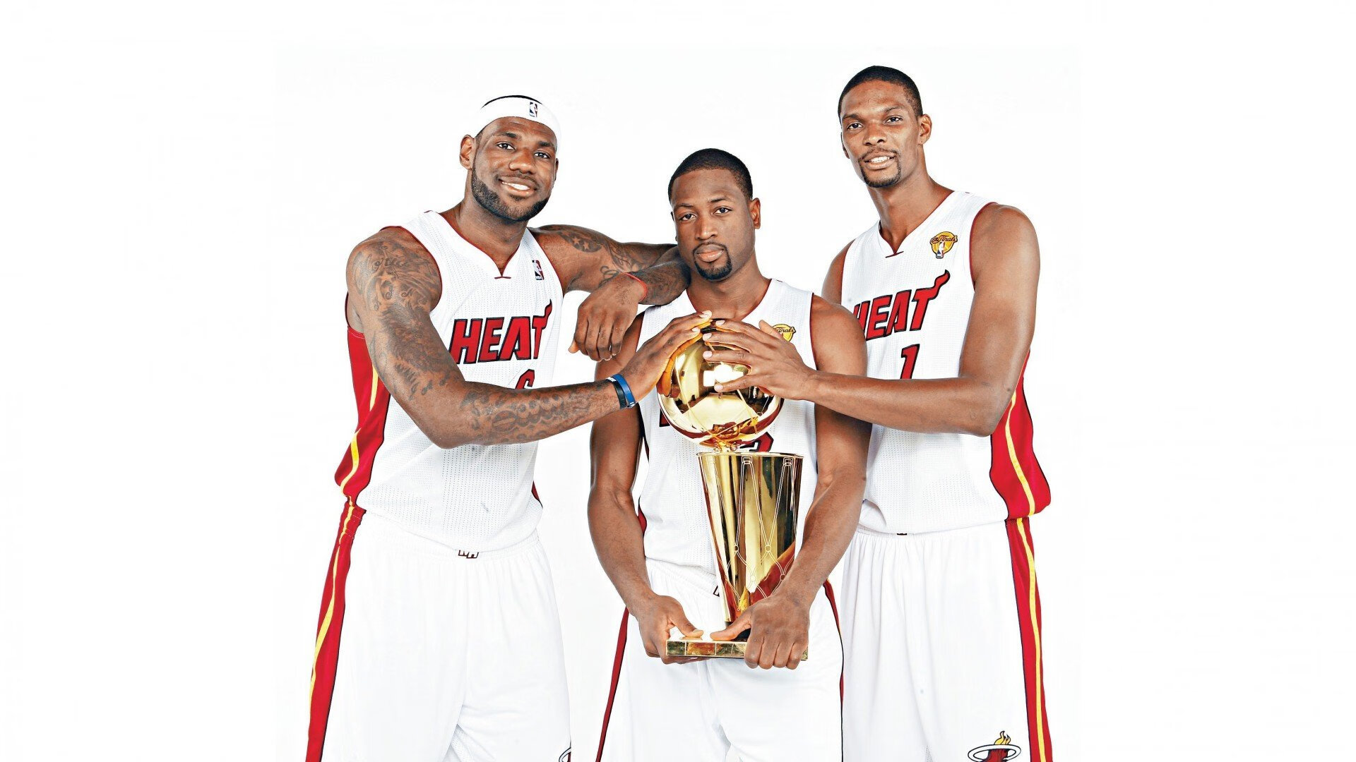 开云官方网-辽宁飞豹冲击三连冠卫冕路挑战重重，辽宁飞豹队标