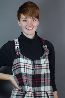 开云体育在线-世界冠军许昕近况,现身迪士尼当“保镖”,妻子带俩娃锅盖头抢镜